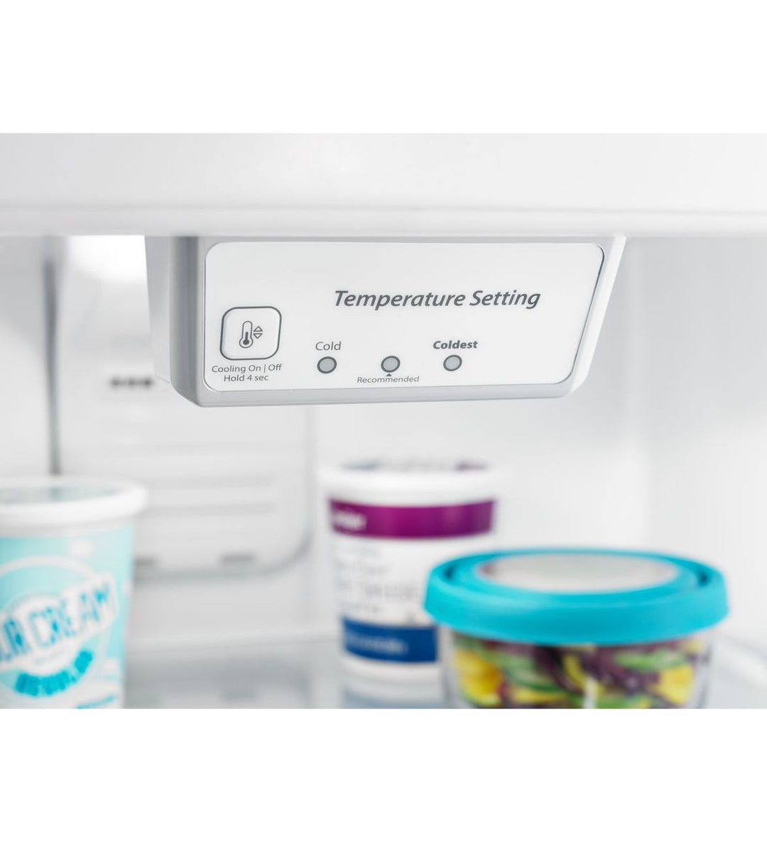 Amana Refrigerator 30" Top-Freezer 18. Cu. Ft.