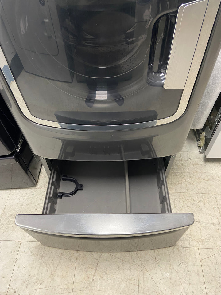 [USED] Maytag Maxima Washer with Pedestal and New Gasket - Chrome